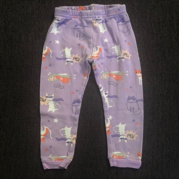 Two Pairs of Girls Carter’s Super Cat/Leopard Paj… - Picture 4 of 8